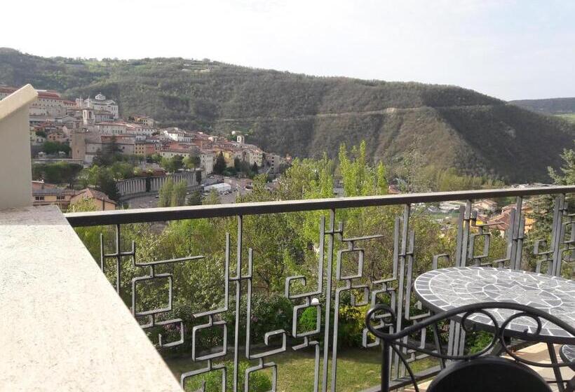 חדר סטנדרט לשלושה עם מרפסת, Villa Stella