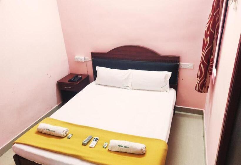 Habitació Estàndard, Harish