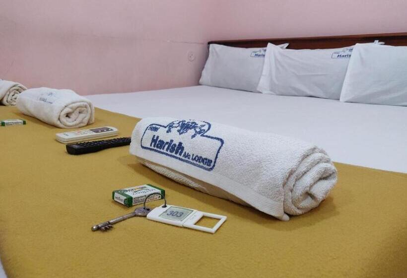 Habitació Triple Estàndard, Harish