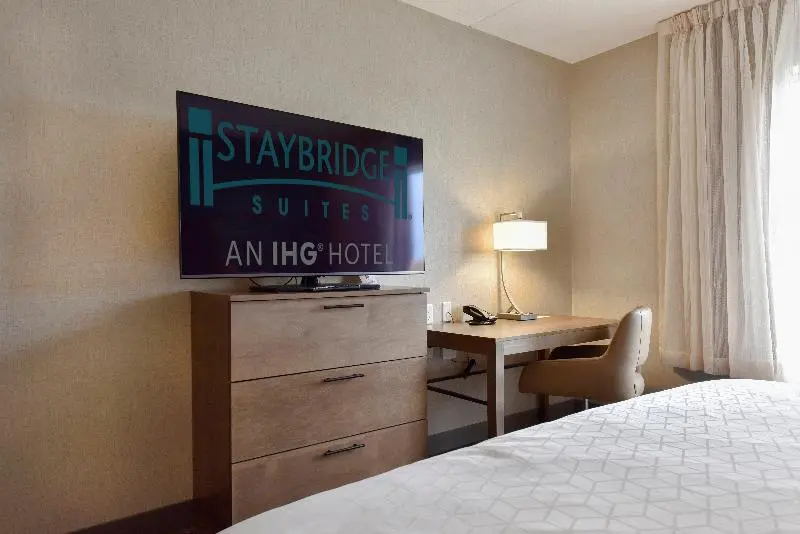 キングサイズベッドのスイートルーム, Staybridge Suites Waterloo  St. Jacobs Area