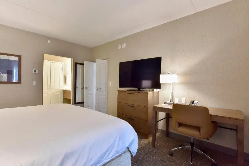 キングサイズベッドのスイートルーム, Staybridge Suites Waterloo  St. Jacobs Area