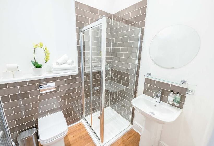 标准工作室, Edinburgh Castle Apartments