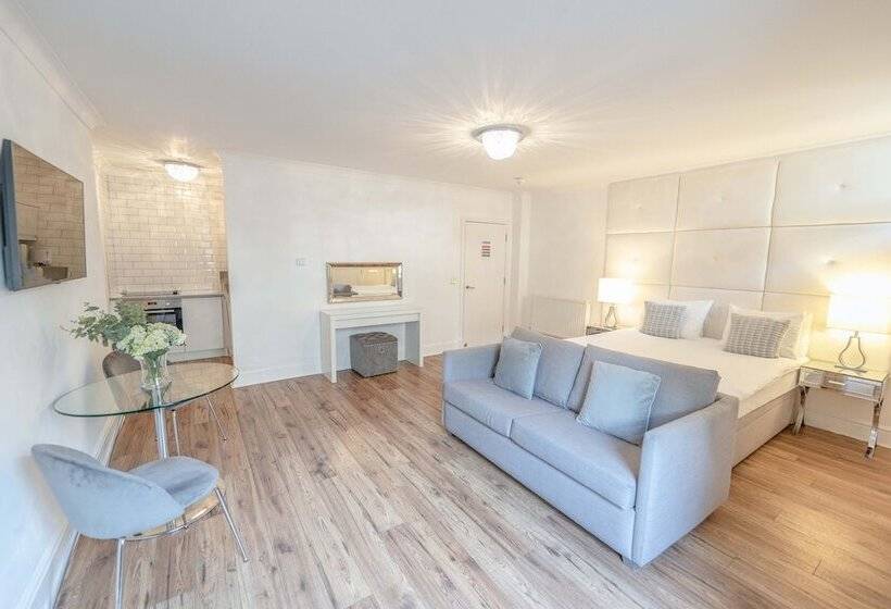 标准工作室, Edinburgh Castle Apartments