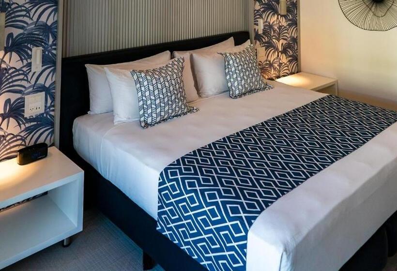 Swim-up suite, Catalonia Grand Costa Mujeres All Suites & Spa   All Inclusive