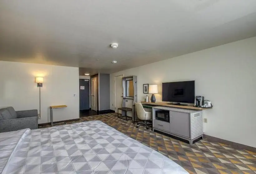 身障者適用キングサイズベッドルーム, Holiday Inn   Appleton, An Ihg