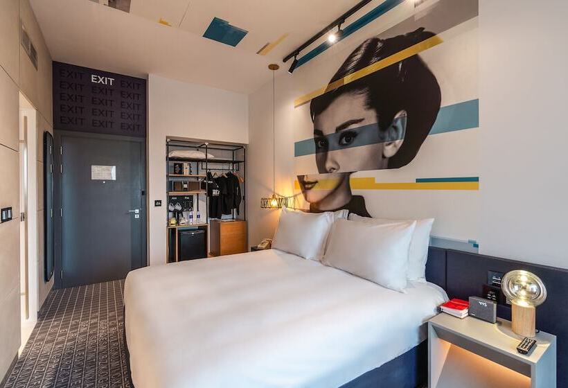 اتاق استاندارد, Studio One