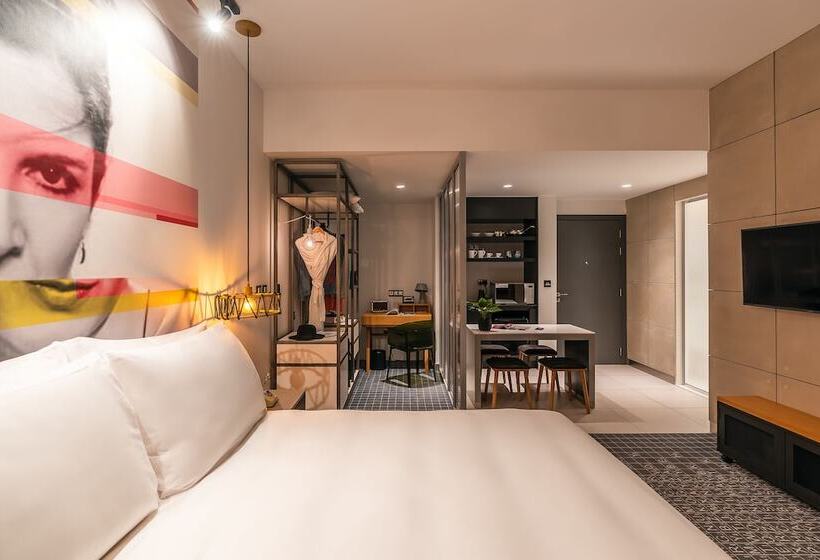 اتاق استاندارد, Studio One