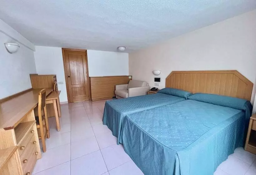 اتاق استاندارد سه نفره, AR Roca Esmeralda & Spa