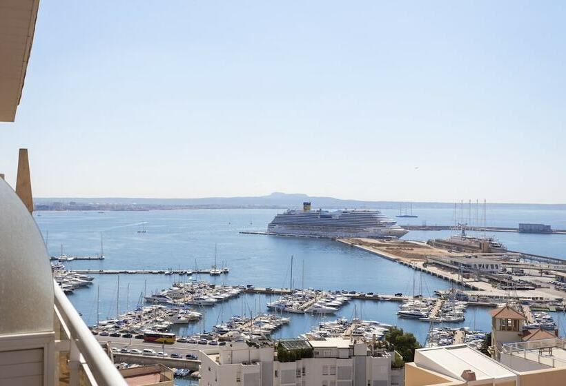 غرفة قياسية مطلّة علي البحر, Catalonia Majorica