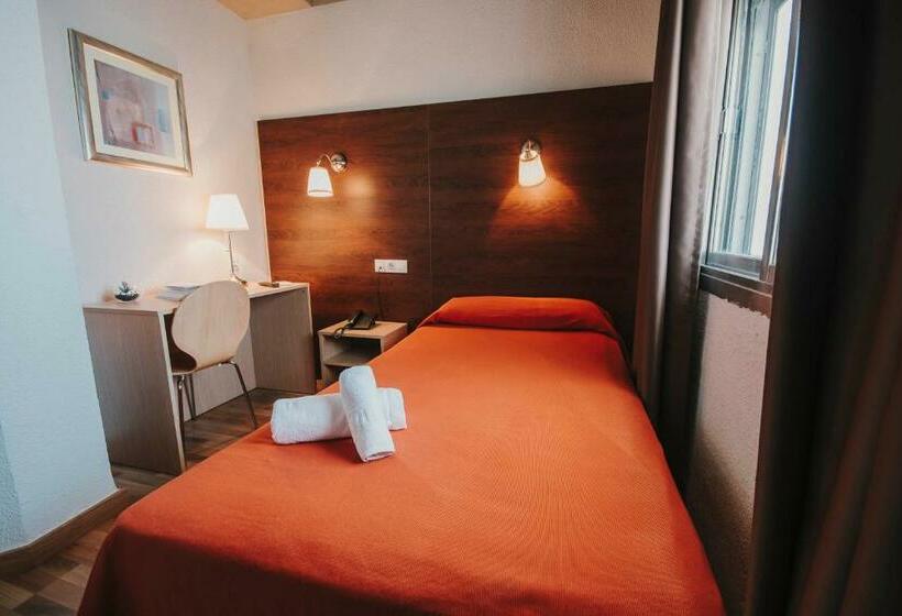 스탠다드 싱글 룸, Embajador