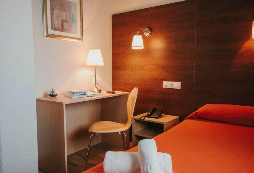 스탠다드 싱글 룸, Embajador