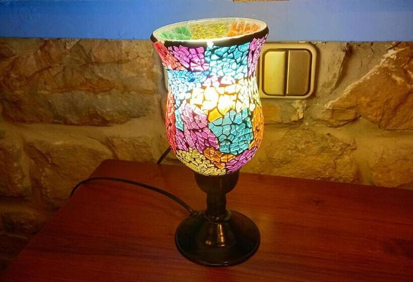 غرفة قياسية فردية, Eutimio