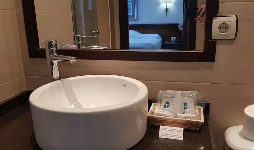 اتاق خانوادگی, Gran Hotel Paraiso