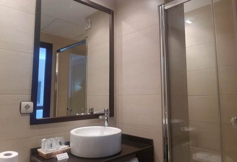 家庭间, Gran Hotel Paraiso