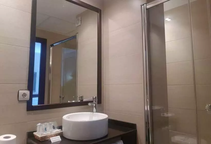 اتاق خانوادگی, Gran Hotel Paraiso