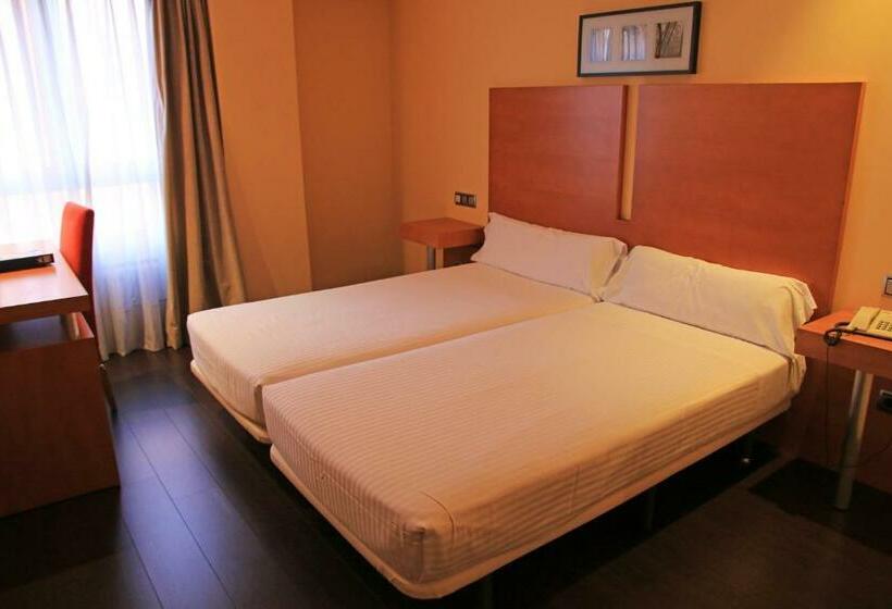 غرفة قياسية فردية, Gran Regente