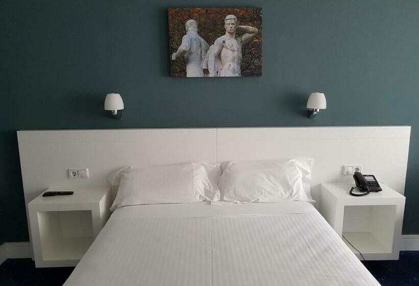 غرفة كلوب, Gran Regente