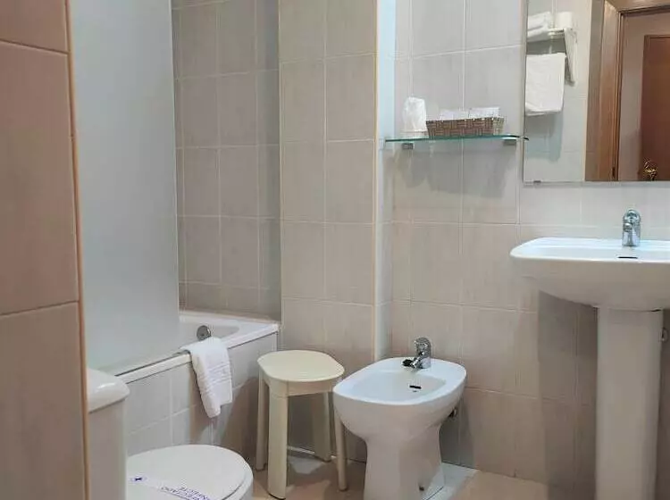 Economy Yhden Hengen Huone, Habitus Casa Lorenzo