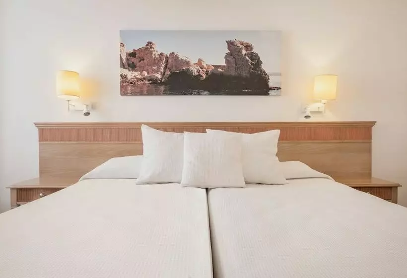 اتاق خانوادگی پایه, Iberostar Waves Club Cala Barca