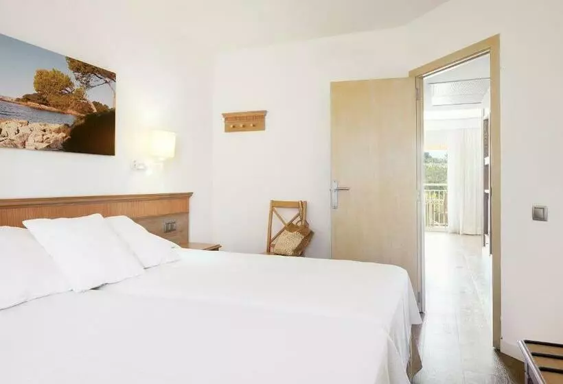 Standardzimmer mit seitlichem Meerblick, Iberostar Waves Club Cala Barca