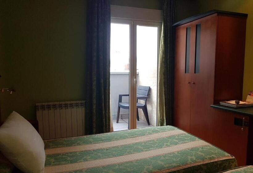 اتاق استاندارد, Idh Angel