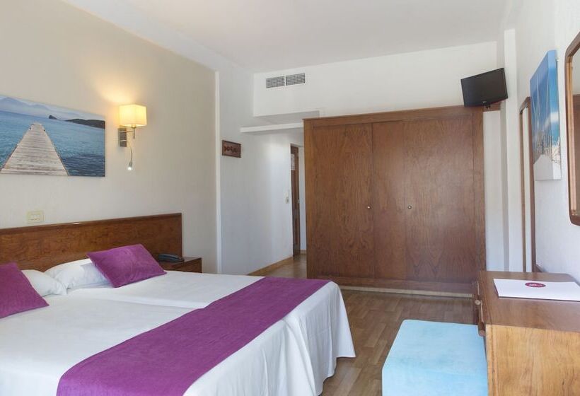 Quarto Economy, Js Sol De Can Picafort  Adults Only