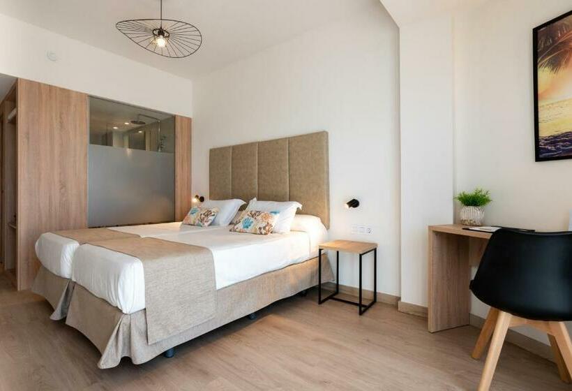 스탠다드 룸 바다 전망, Las Arenas