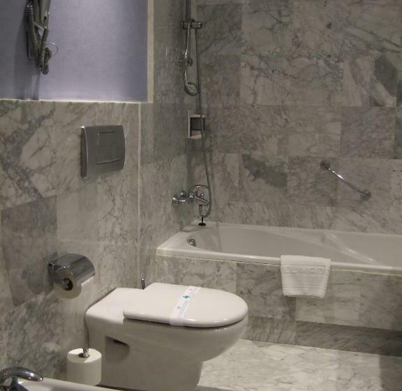 غرفة أساسية, Madeira Centro