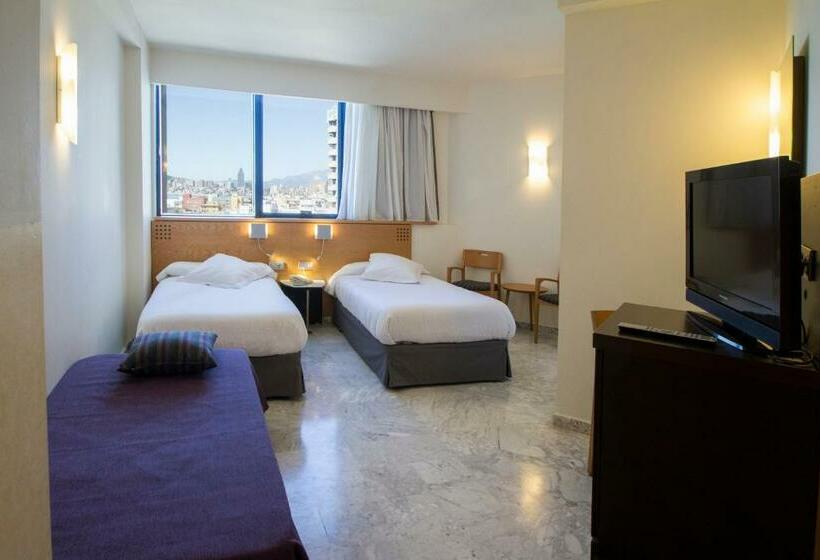 غرفة أساسية ثلاثية, Madeira Centro