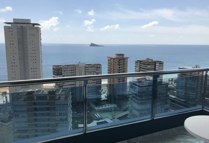 غرفة سوبيريور مزوَّدة بتراس, Madeira Centro