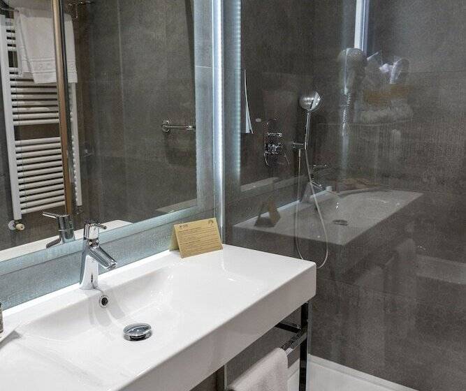 غرفة قياسية مزوَّدة بتراس, Madeira Centro