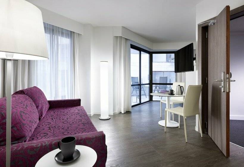 家庭间, Melia Palma Marina