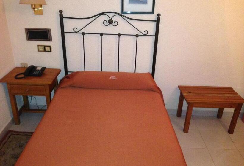 غرفة قياسية فردية, Mi Casa