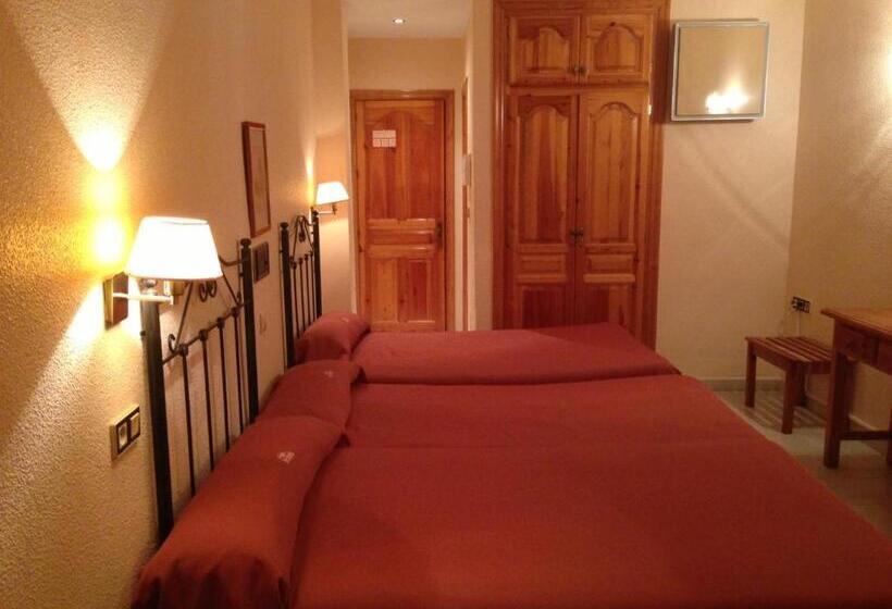 غرفة قياسية ثلاثية, Mi Casa