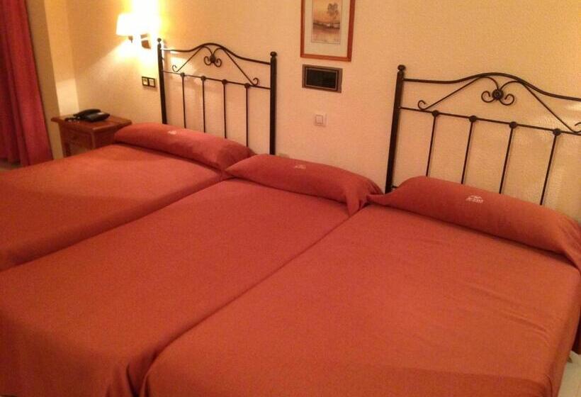 غرفة قياسية ثلاثية, Mi Casa