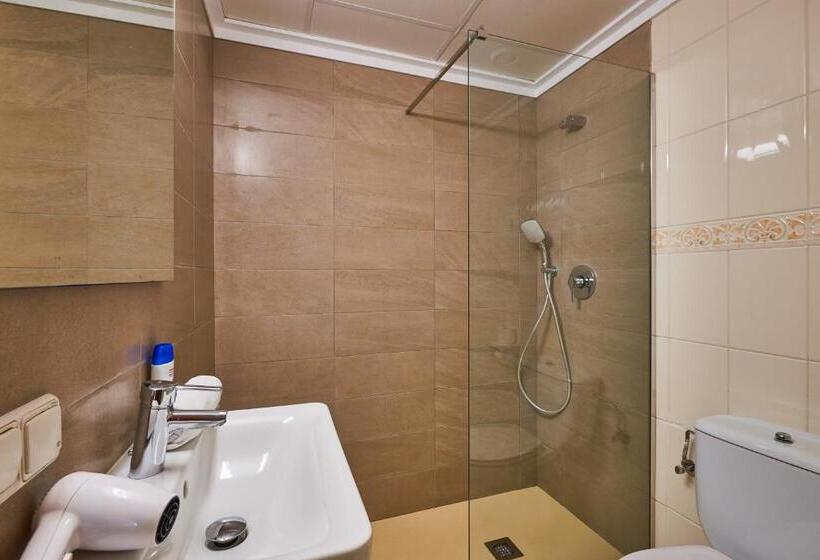 Номер Стандарт Вид на Город, More