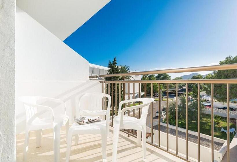 Номер Стандарт Трехместный, More