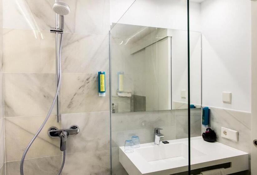 غرفة قياسية مطلّة علي البحر, Villa Miel