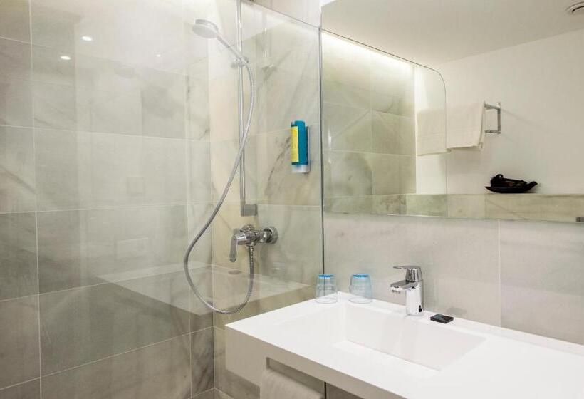 غرفة قياسية مطلّة علي البحر, Villa Miel