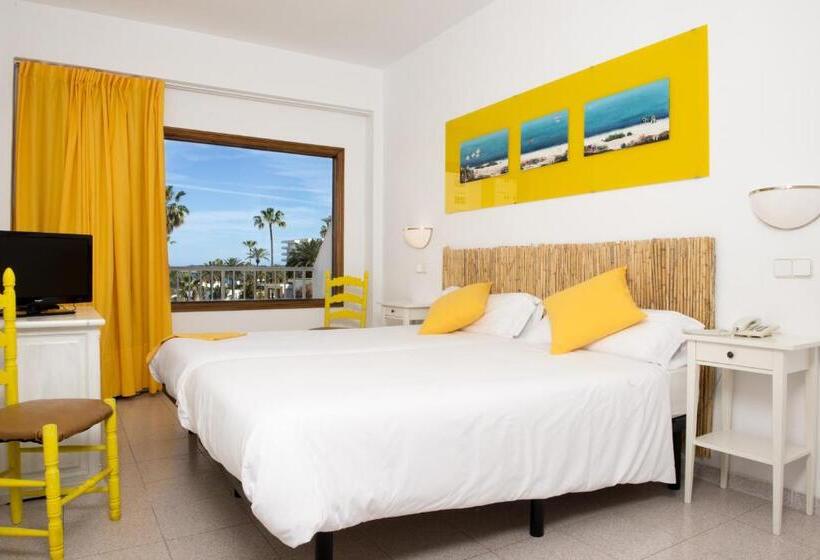 غرفة قياسية مطلّة علي البحر, Villa Miel