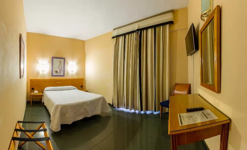 Quarto standard, Zeus