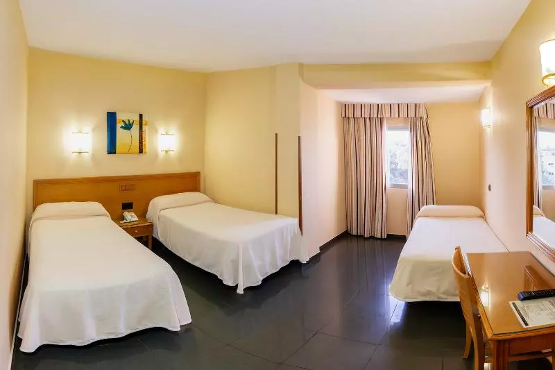 Quarto Triplo Standart, Zeus