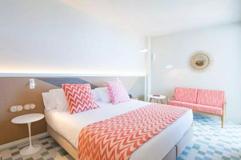 اتاق پرمیوم با چشم‌انداز دریا, Inturotel Cala Esmeralda Beach Hotel & Spa - Adults Only