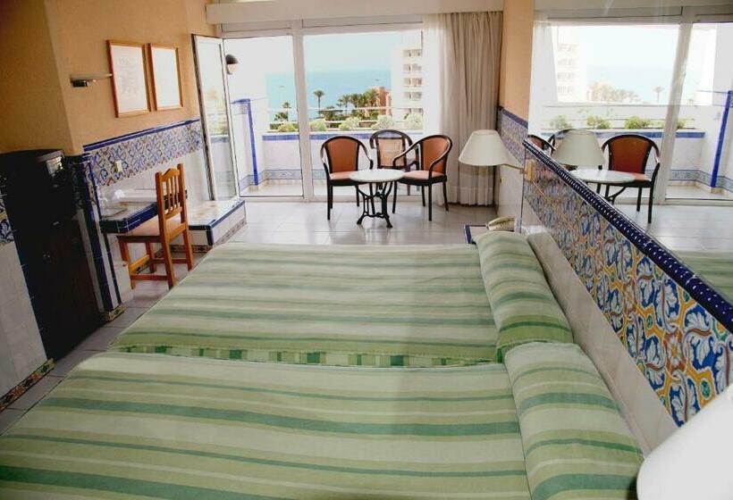 חדר סטנדרט לשלושה, Playalinda