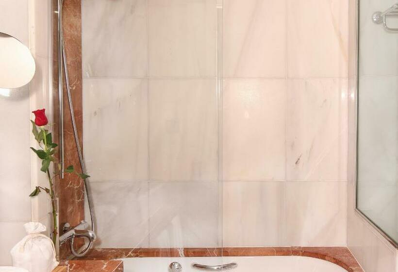 Номер Superior, Claris Hotel & Spa Gl, A Small Luxury Hotel Of The World