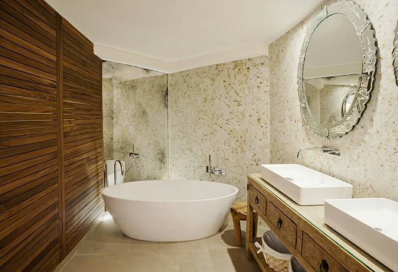 Номер Дюплекс, Claris Hotel & Spa Gl, A Small Luxury Hotel Of The World