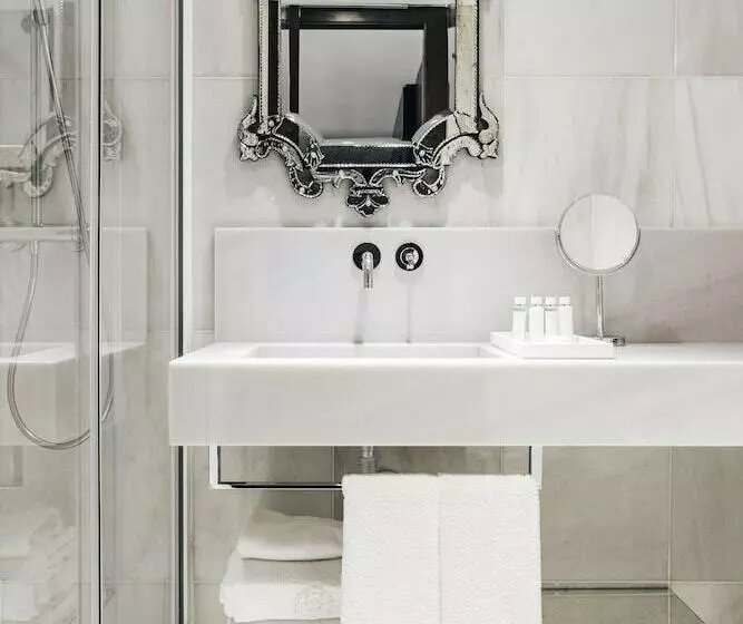 سوئیت با تخت بزرگ, Claris Hotel & Spa Gl, A Small Luxury Hotel Of The World