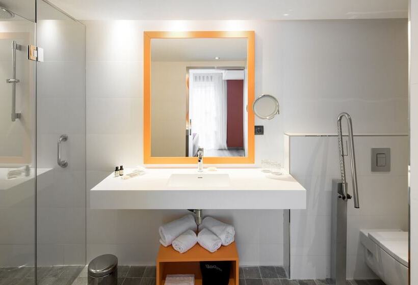 Premium room with terrace, Catalonia Mikado