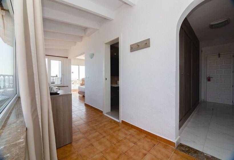 Номер Superior, Club S'illot