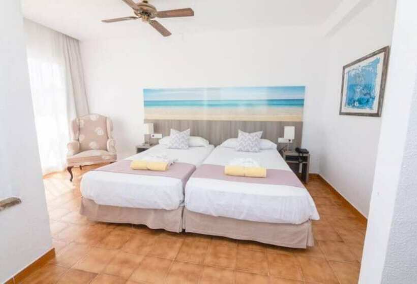 Номер Superior, Club S'illot